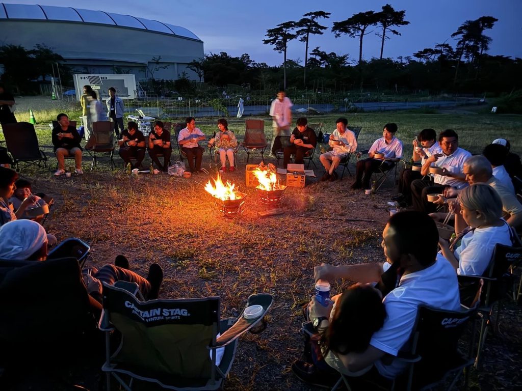 🌸とみおか町民交流会で「焚火を囲んで夕食🔥＆フラワープール体験🌺！」